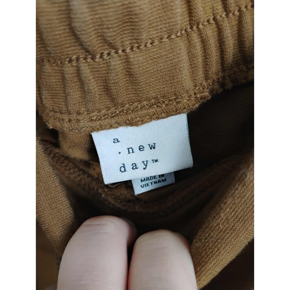 A New Day | Brown Pleated Sweatpants Size Medium - Picture 2 of 4